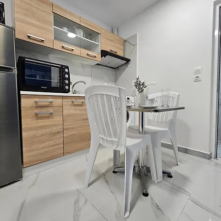 Agia Sofia Cycladic Apartment Piraeus